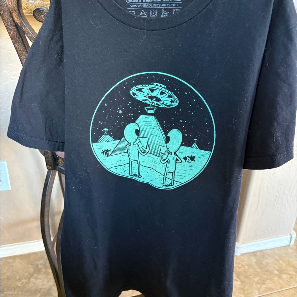 Black Alien Graphic T-Shirt